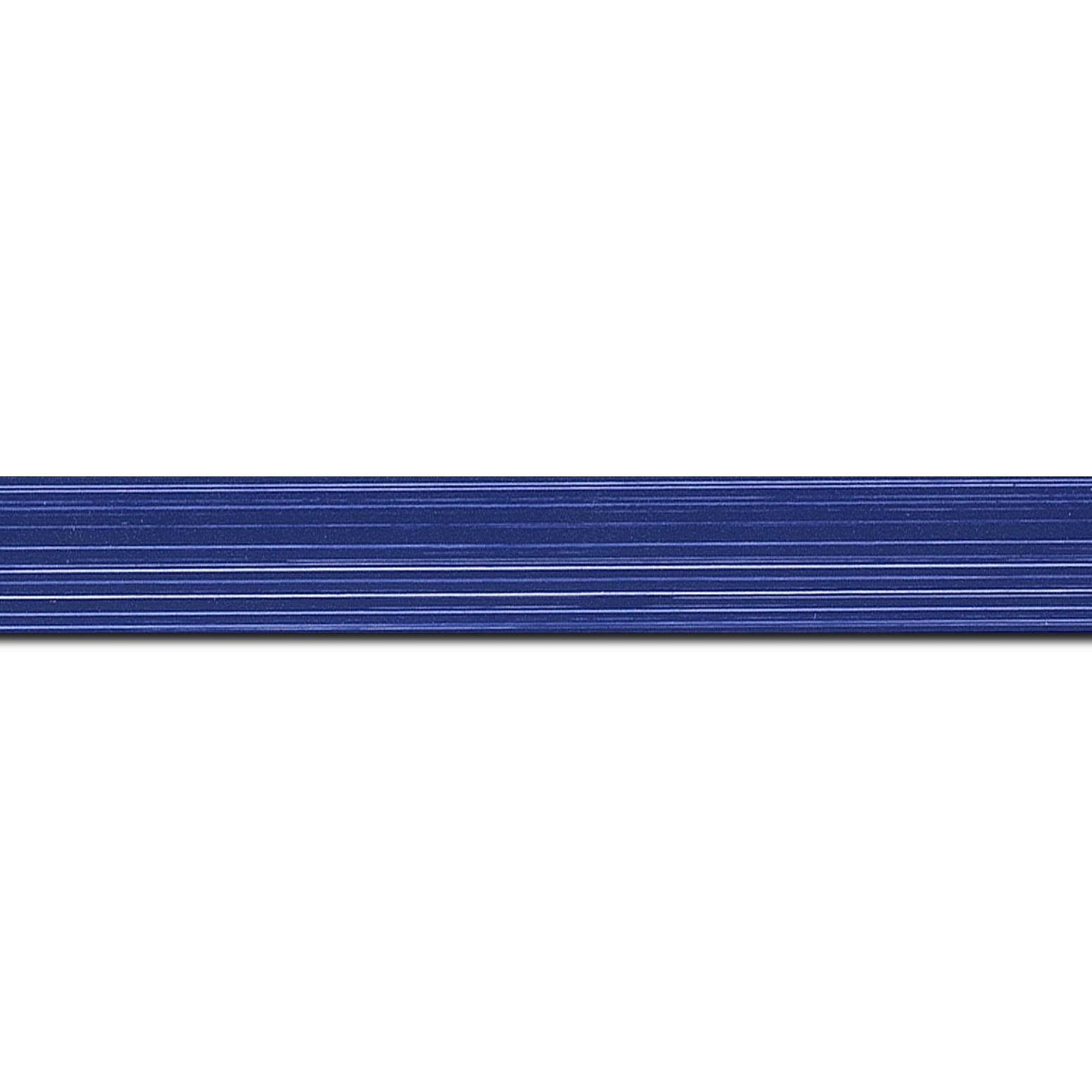Pack par 12m, bois profil concave largeur 2.4cm couleur bleu foncé effet matière fond blanc(longueur baguette pouvant varier entre 2.40m et 3m selon arrivage des bois)